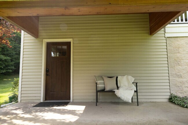 Building Photo - 8212 Bennett Rd