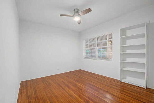 Building Photo - 7601 SW 59th Ct