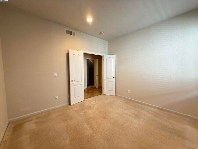 Building Photo - 7879 Cypress Creek Ct