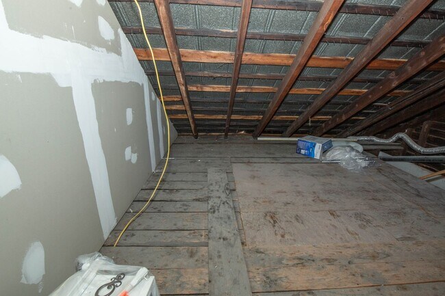 Building Photo - 2 Bedroom, 1.5 Bath, Duplex in Historic Martinsburg, WV