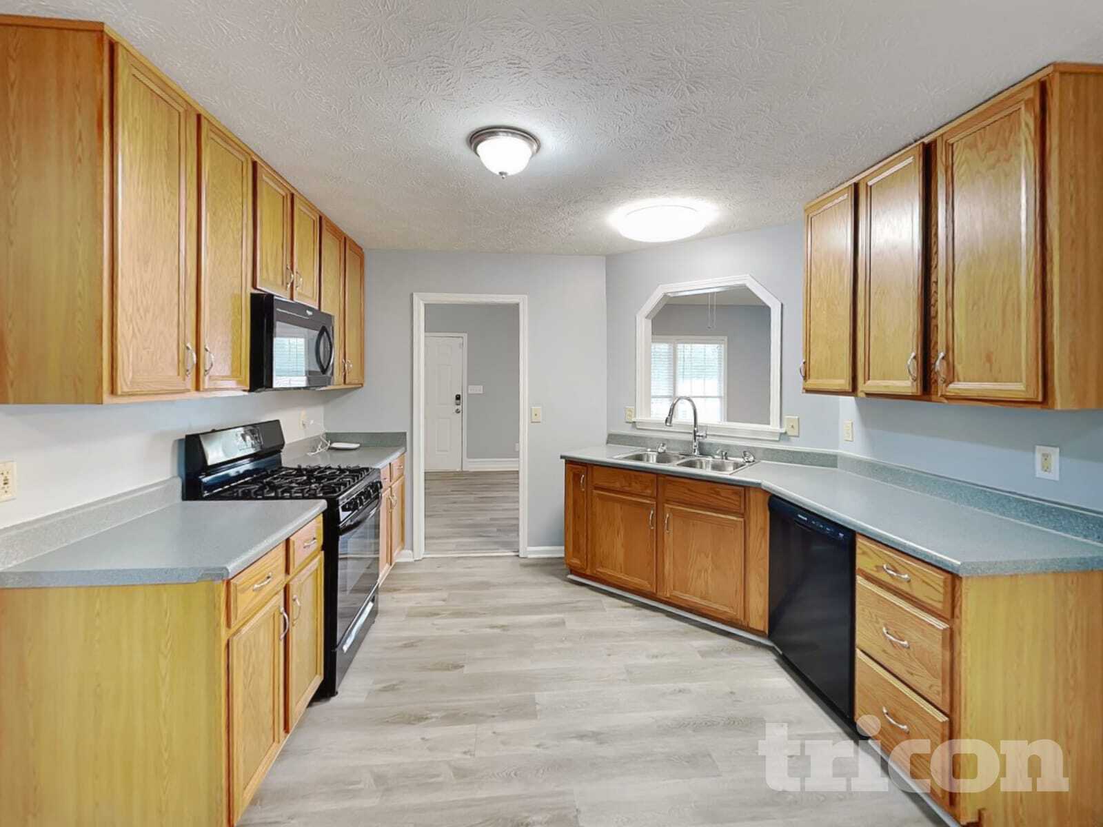 Building Photo - 411 Stewart Dr