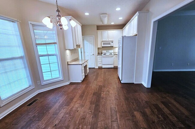 Building Photo - 1370 Trillium Ln