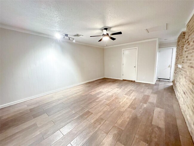 Building Photo - 11513 Whitewing Ave