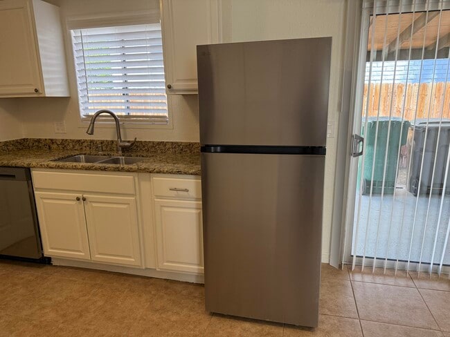 Building Photo - 52395 Avenida Carranza