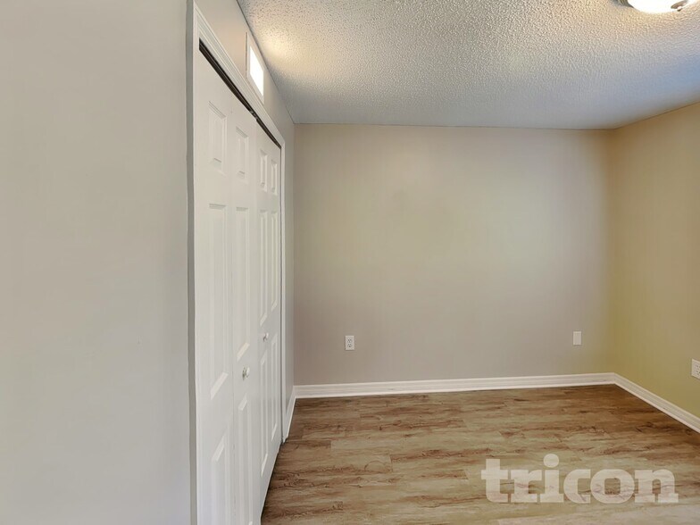 Building Photo - 801 Maraval Ct