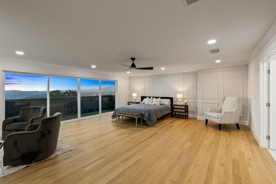 Building Photo - 4367 Summit Dr
