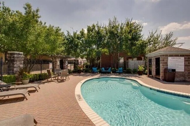 Building Photo - 5103 Chesterfield Pl