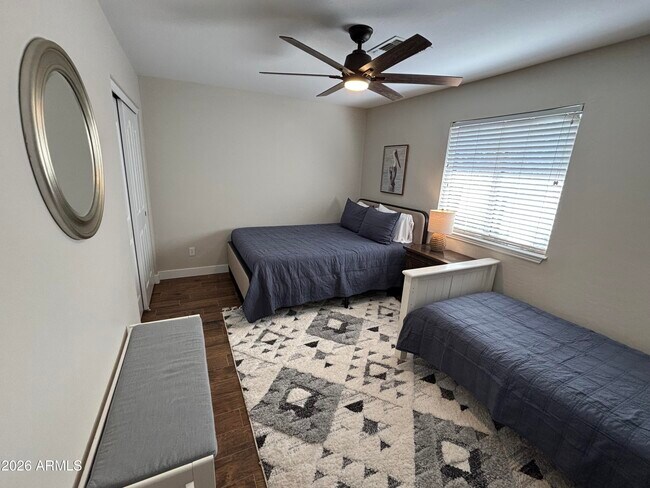 Building Photo - 2041 E Marquette Dr