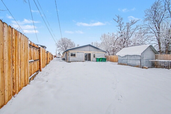 Building Photo - 3130 W Longfellow Pl