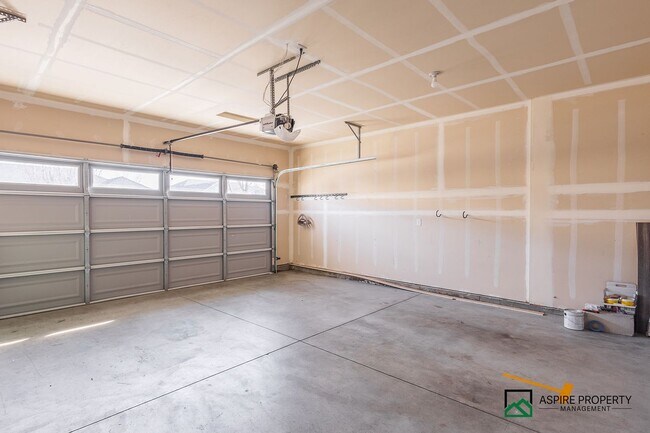 Building Photo - Heart of Meridian 4 Bed 3 Bath