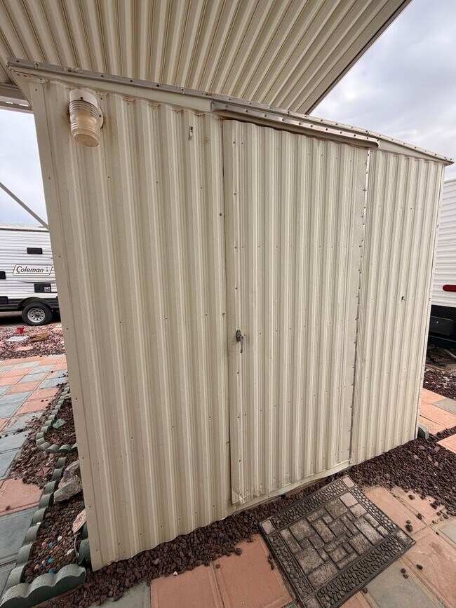 Building Photo - Charming 55+ Park Model in Caliente Casa De Sol