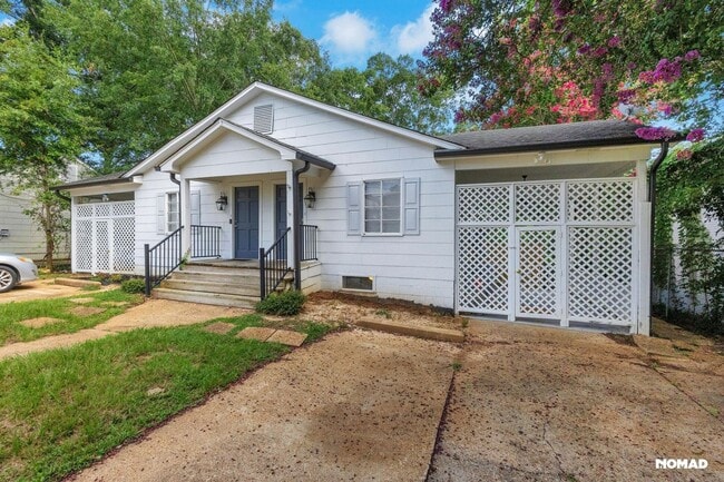 Building Photo - Charming 2BR Duplex in Jackson