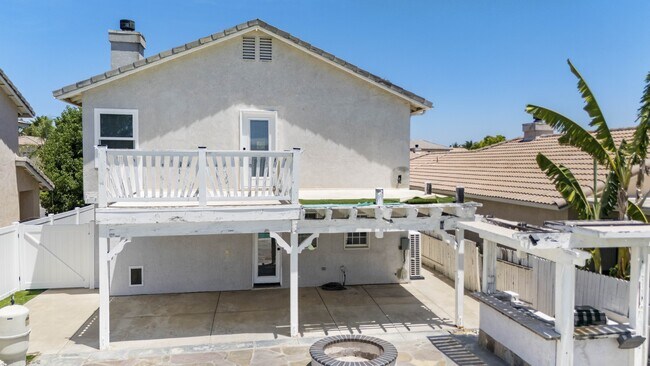 Building Photo - 39535 Oak Cir