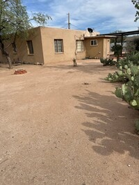 Building Photo - 2037 N Santa Rosa Ave