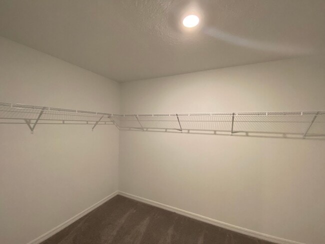 Building Photo - Freedom Crossing Preserve 4/2/2 **WON'T LAST**