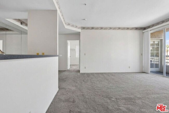 Building Photo - 3561 Clarington Ave