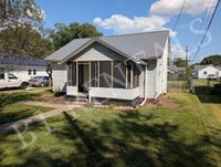 Building Photo - 231 N Cherry St