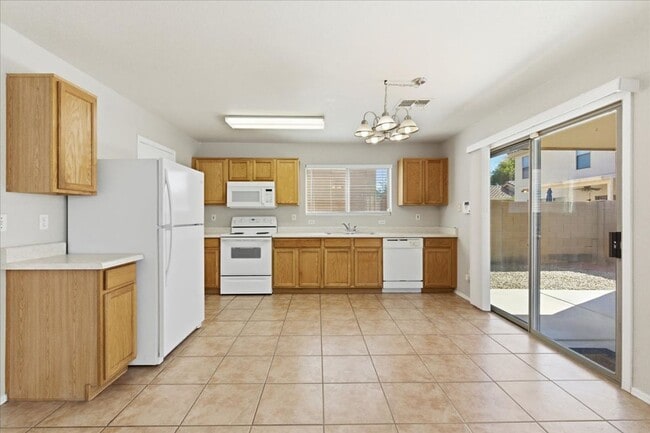 Building Photo - 3 Bedroom Home in Cooper Commons Near S Cooper Rd and E Hunt Highway!