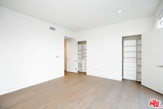 Building Photo - 1 W Century Dr