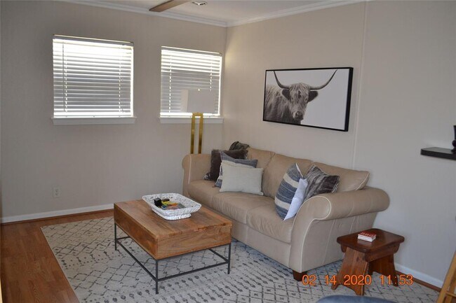 Building Photo - 6115 Bandera Ave