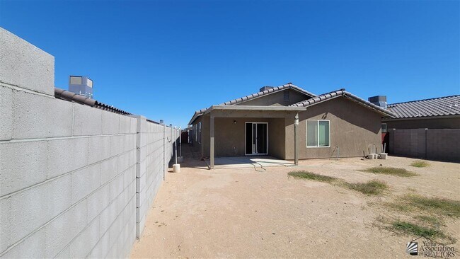 Building Photo - 7905 E 44th Ln