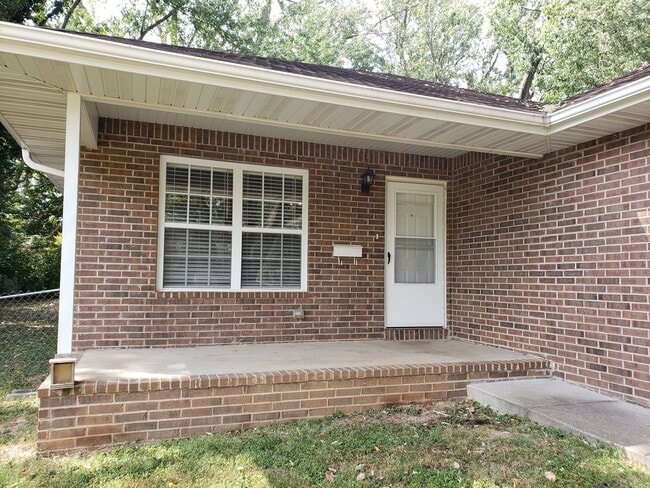 Building Photo - South East Springfield - Southern Hills Ho...