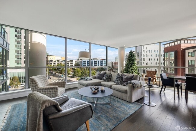 Building Photo - 708 Long Bridge St