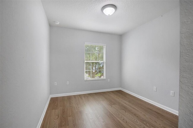Building Photo - 12702 Salomon Cove Dr
