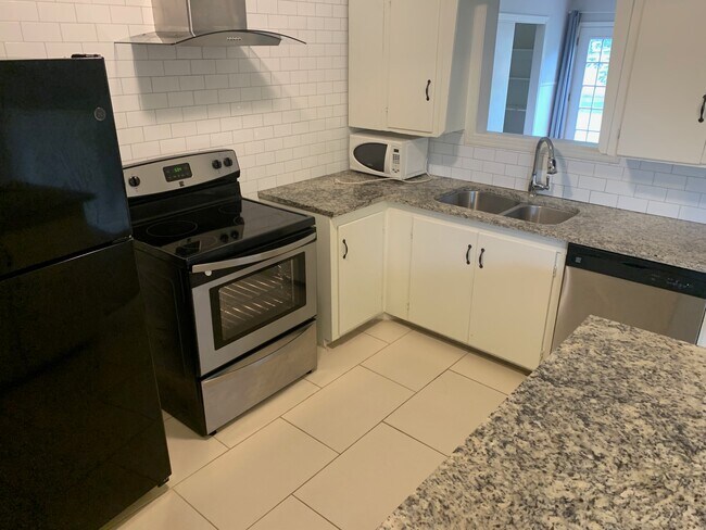 Building Photo - 3515 27th St