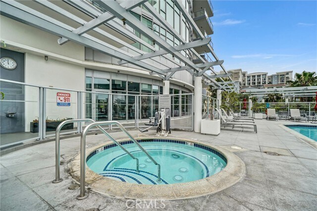 Building Photo - 411 W Seaside Way
