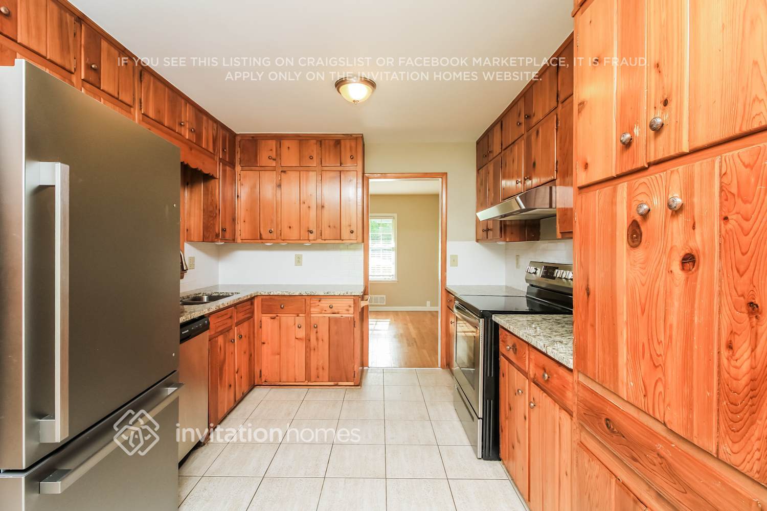 Building Photo - 1599 Knob Hill Dr NE