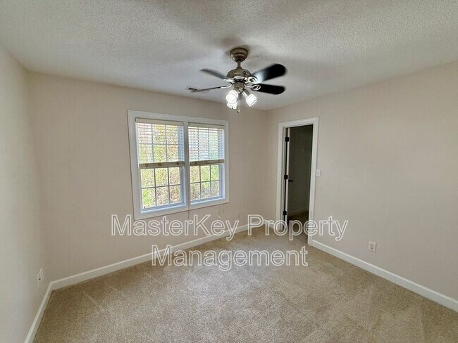 Building Photo - 6425 Cross Ridge Dr