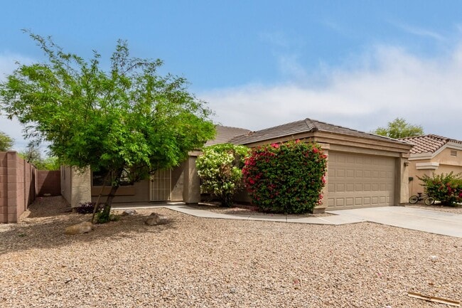 Building Photo - Single-Story 3 Bedroom Home in Rancho El Mirage