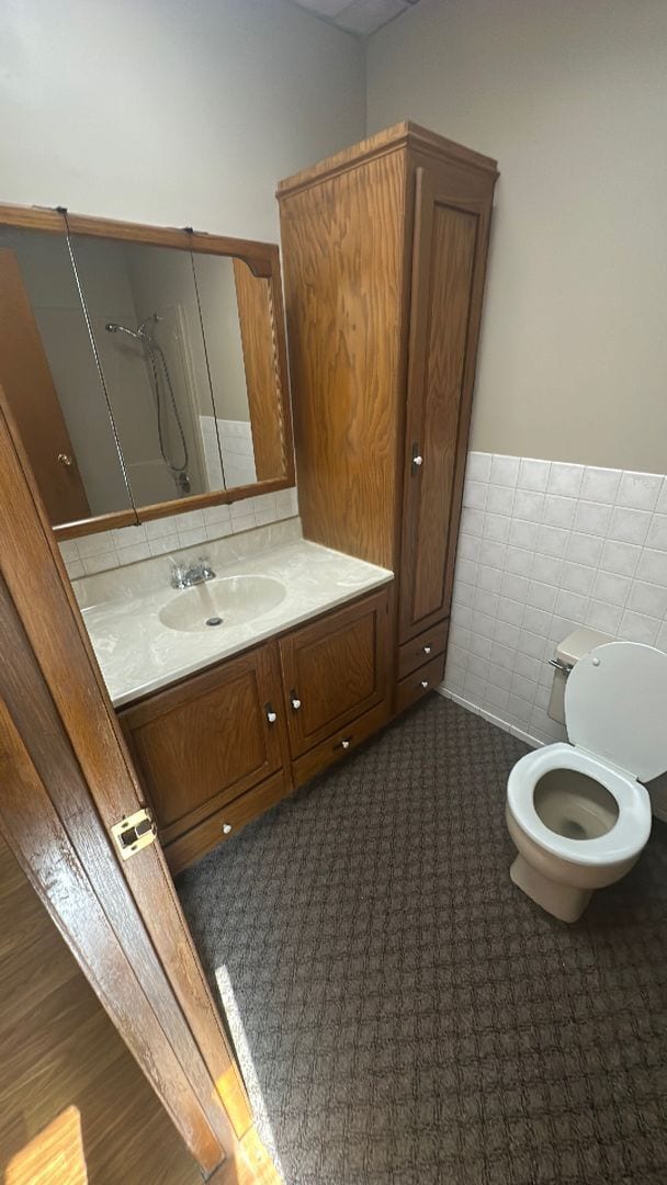 Building Photo - 3 Bedrooms, 1 Bathroom & w/upper loft Single Family with Garage - Staples