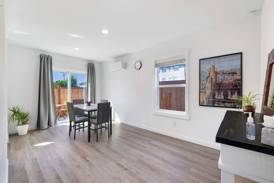 Building Photo - 703 N 104th St