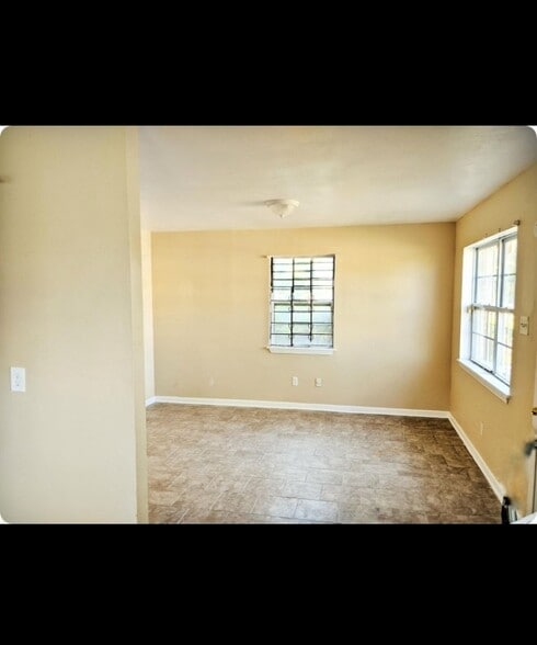 Building Photo - 1330 Alabo St