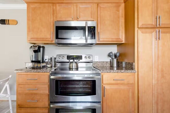 Building Photo - Ideal West Nashville Location!