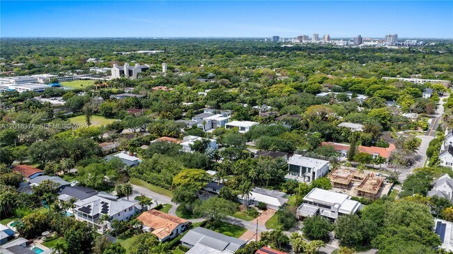 Building Photo - 7830 SW 53rd Pl