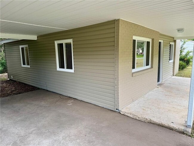 Building Photo - 4119 Springdale Rd