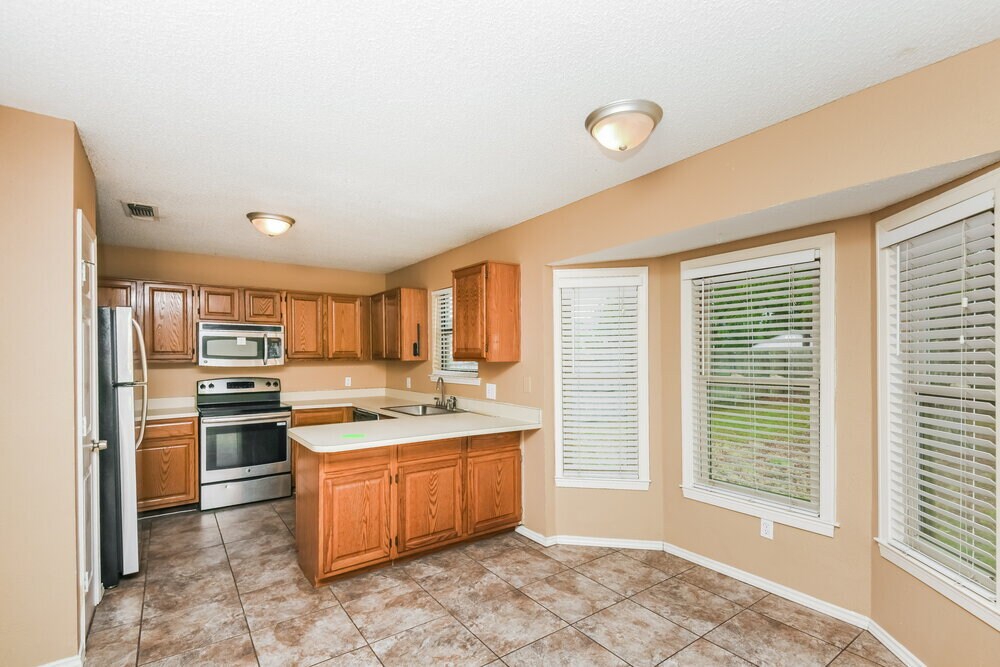 Building Photo - 829 Minuteman Dr