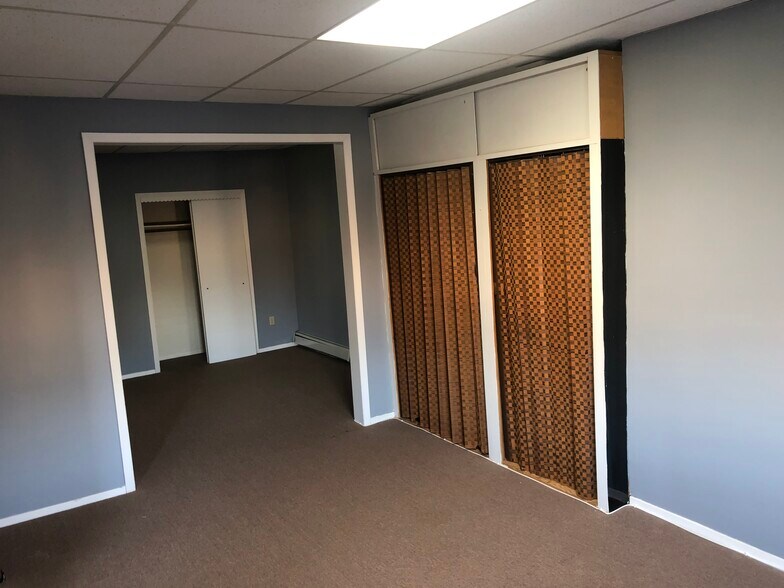 Building Photo - 9324 Corona Ave