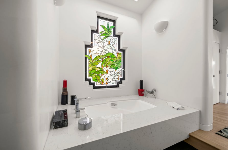 Primary suite bathroom. - 120 Mast Mall