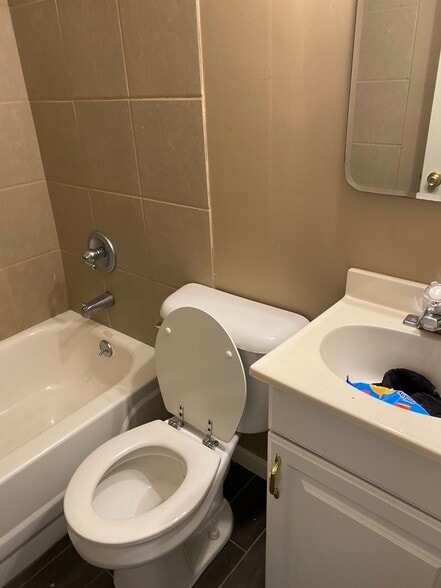 Building Photo - 1361 Finch Ln