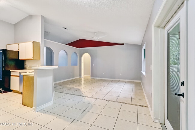 Building Photo - 13002 Viburnum Dr S