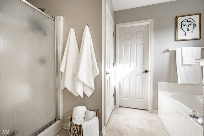 Building Photo - 10513 Blue Springs Ln