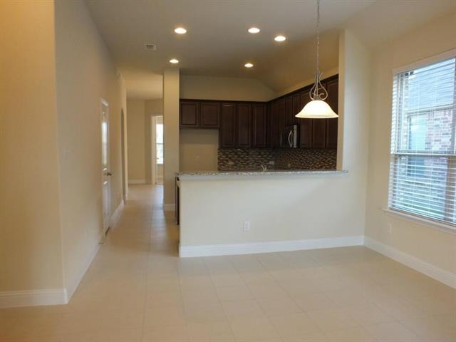 Building Photo - 620 Calliopsis St