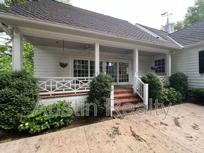 Building Photo - 10510 Ladue Rd