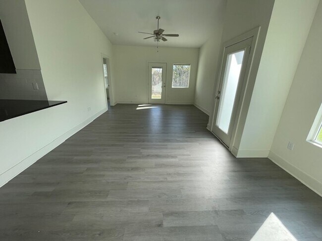 Building Photo - 5140/42 Chase Cir