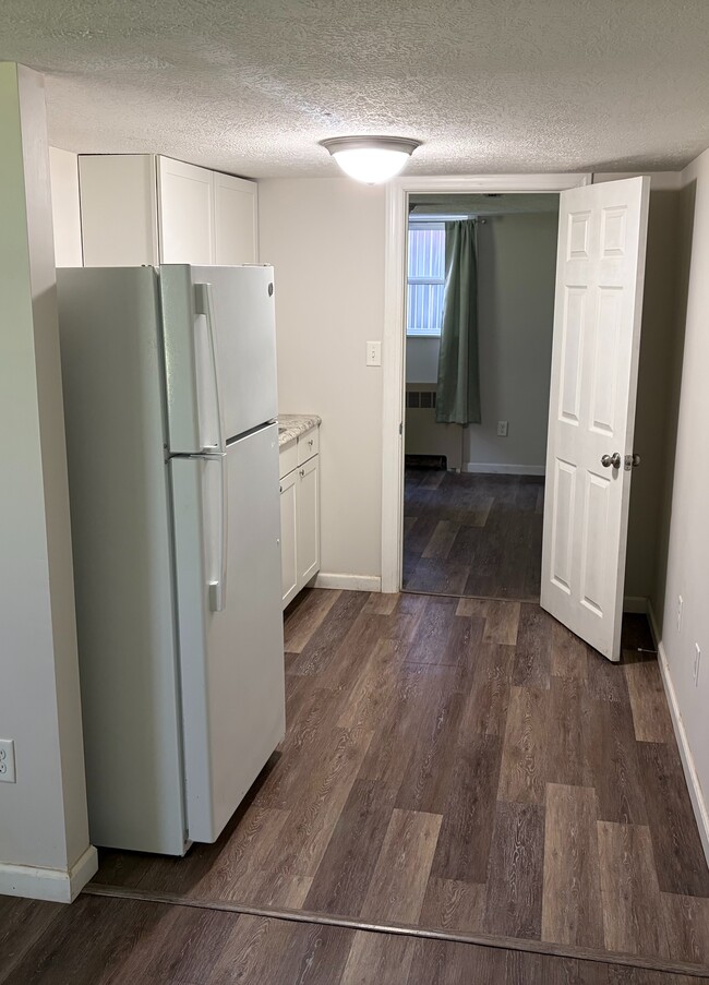 Building Photo - Eastlawn Properties