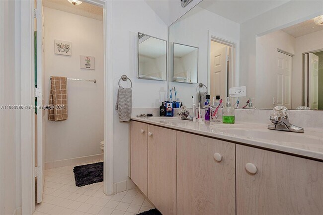 Building Photo - 1641 Zenith Way